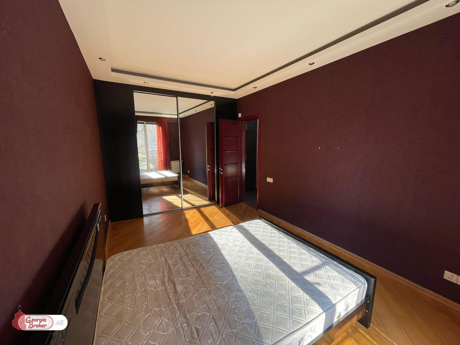 nearly repaired 3-room apartment for sale